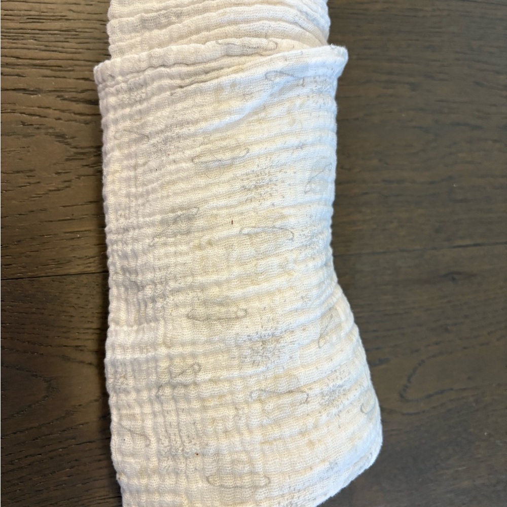 Muslin baby swaddling blankets EUC ret $43 w tax